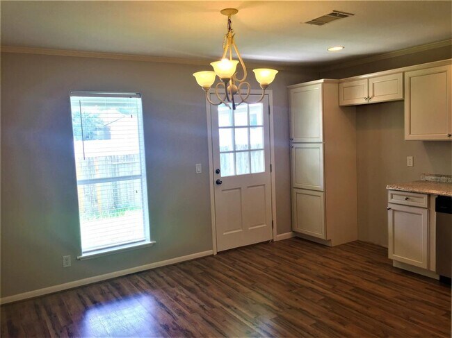 Building Photo - 10003 Summerberry Ln