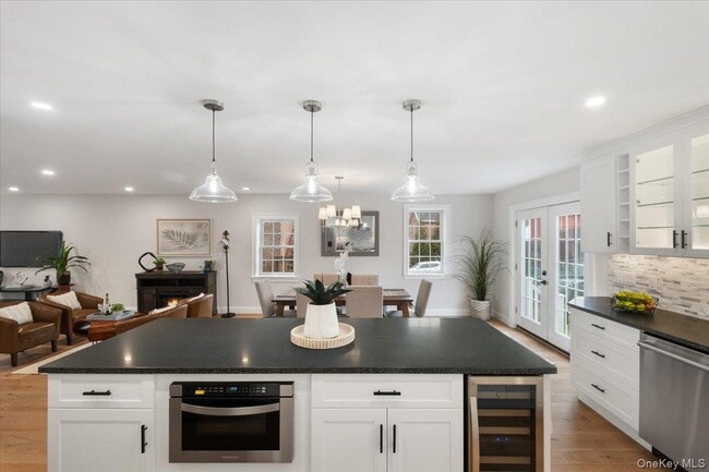 Building Photo - 32 Ackerman St