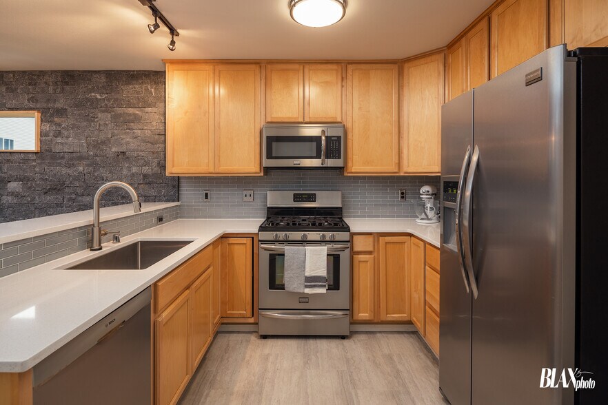 Kitchen - 11050 Solitude Cir