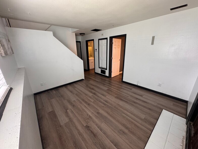 Building Photo - 7624 Montarbor Dr