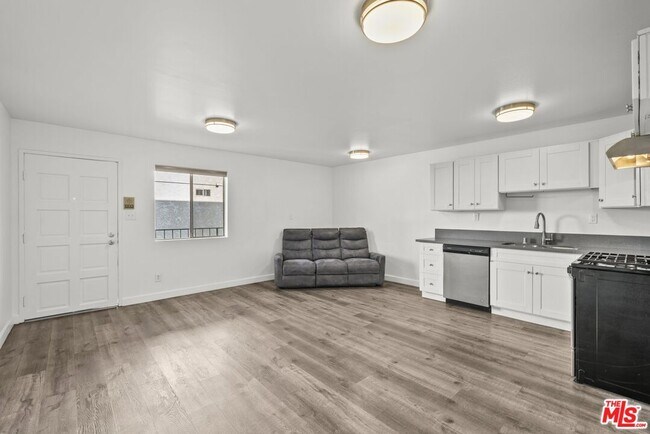 Building Photo - 14333 Haynes St