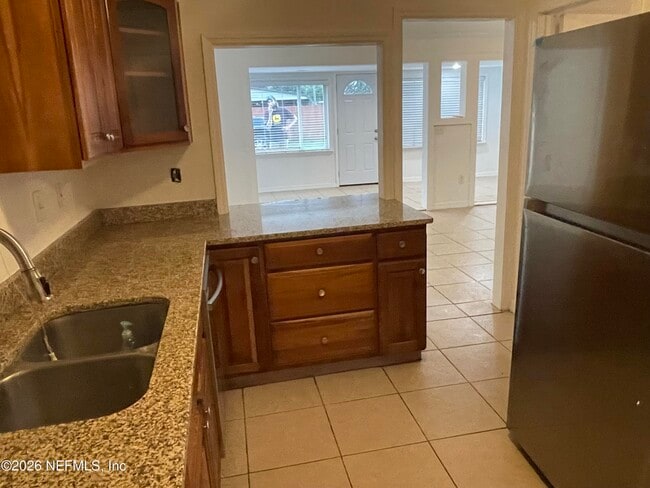 Building Photo - 1815 5th St