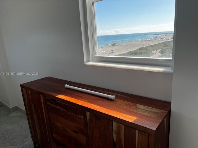 Building Photo - 401 Ocean Dr