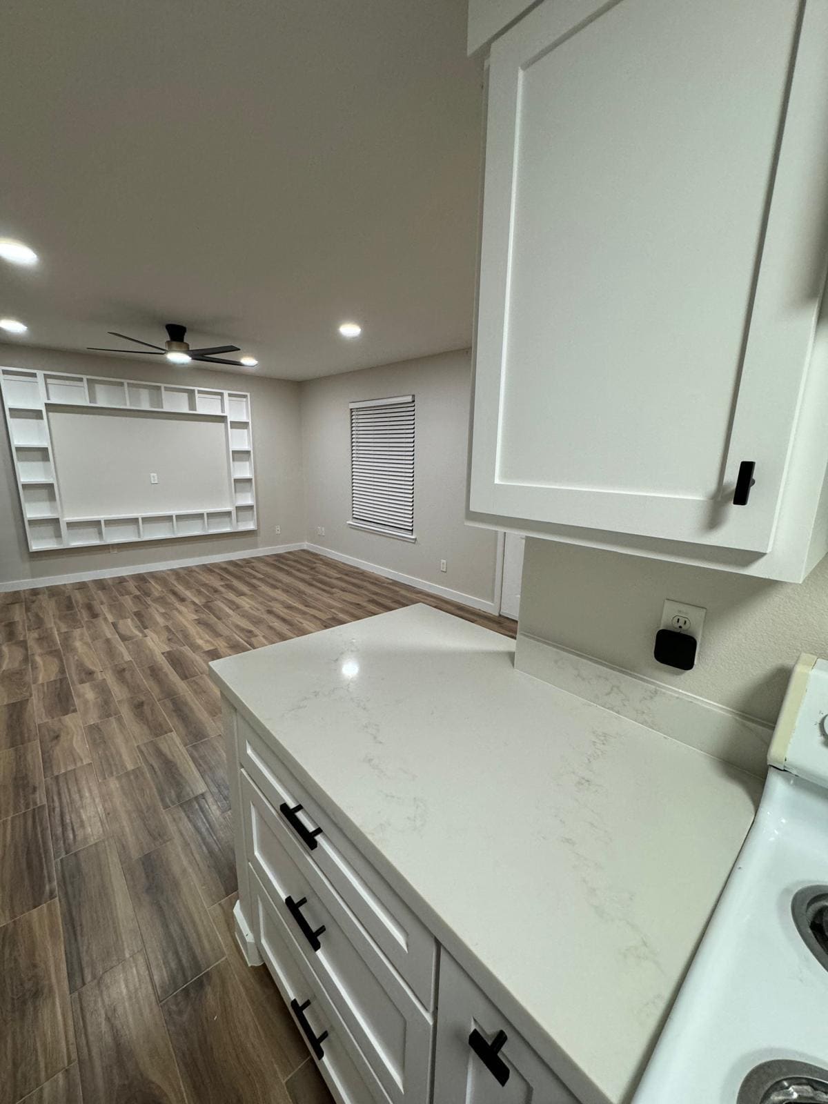 Building Photo - 721 Sonesta Dr
