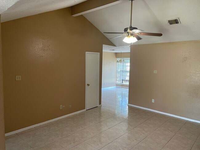 Building Photo - 13411 Boonway Dr
