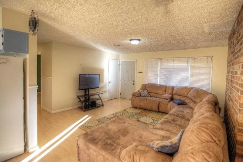 Building Photo - 2955 Rio Montana Dr