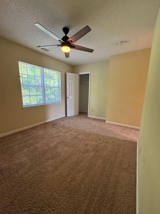 Building Photo - 1005 Timberlake Trail