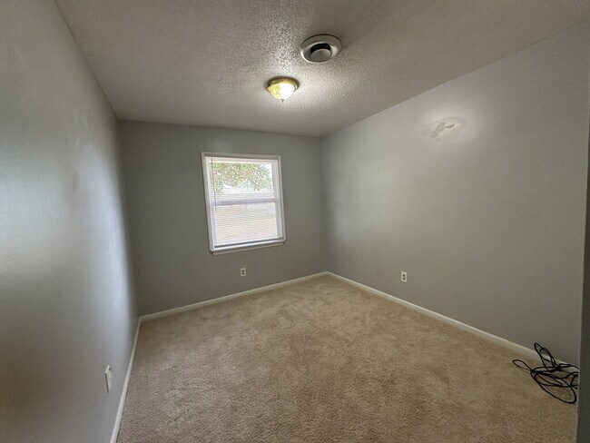 Building Photo - 506 Parkway Ct