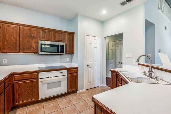 Building Photo - 1402 Indian Trl