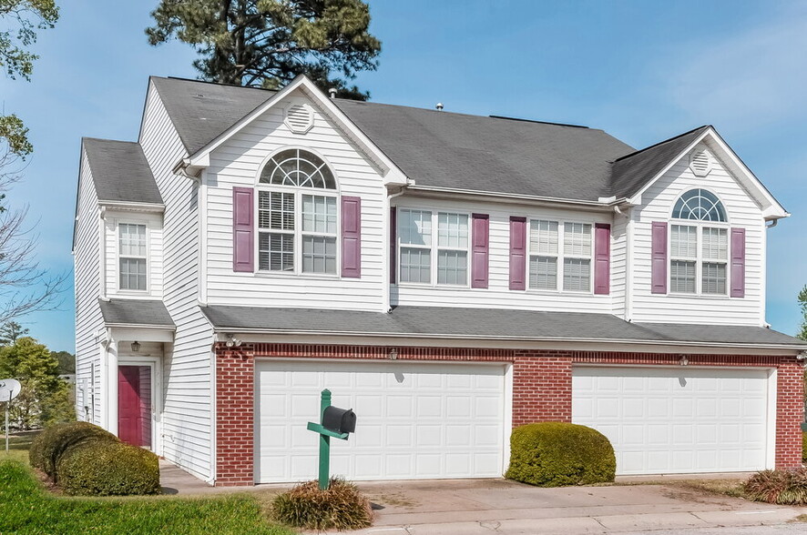 Primary Photo - 2232 Castle Pines Dr
