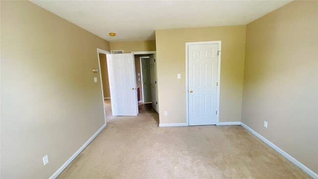 Building Photo - 58 Fountainview Dr