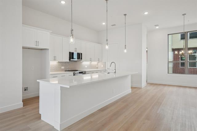 Building Photo - 13351 Goodland St