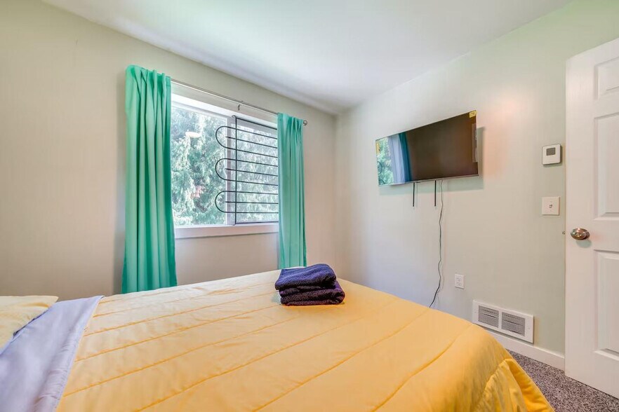 Building Photo - 16208 47th Ave S