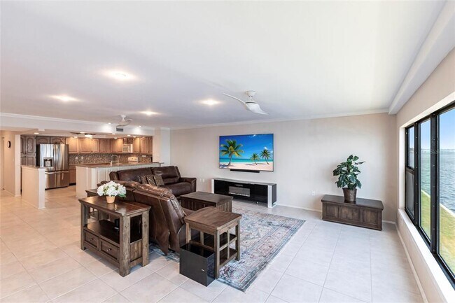 Building Photo - 1750 Jamaica Way