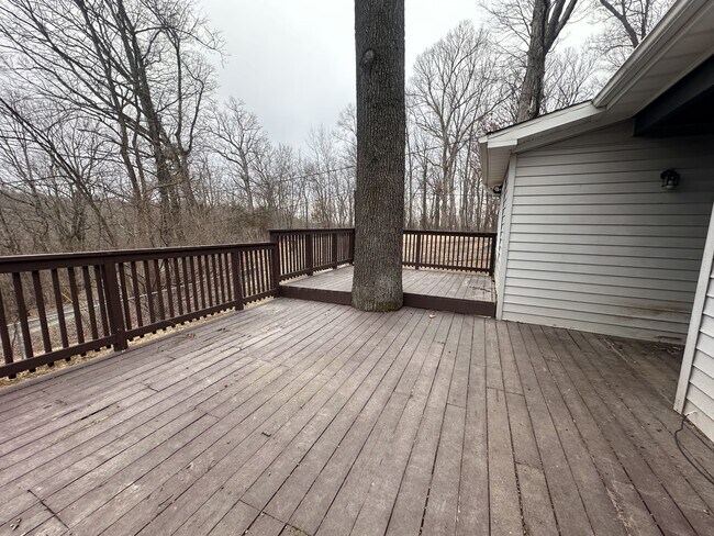 Building Photo - 542 Wagon Trail Rd