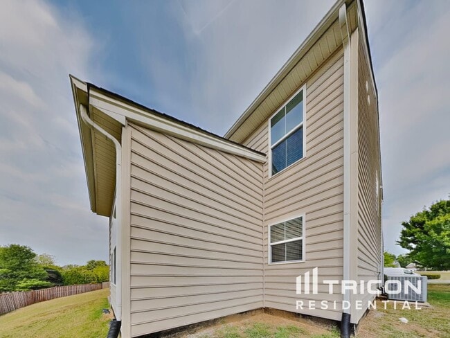 Building Photo - 108 Alred Cir