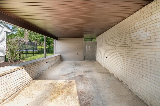 Building Photo - 24 Cornell Dr