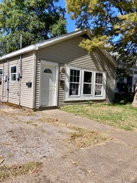 Building Photo - 837 11th St