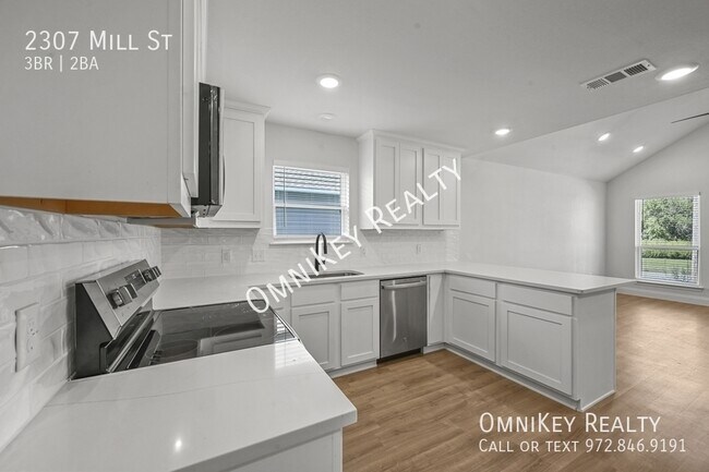 Building Photo - 2307 Mill St