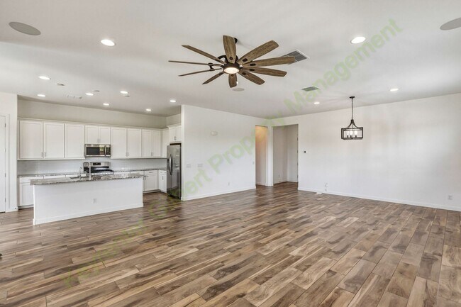 Building Photo - Stunning Gilbert Home Located in the Beautiful Belrose Gated Community!