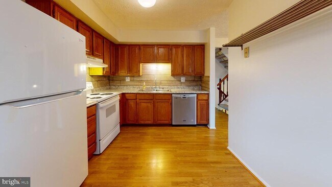 Building Photo - 7801 Fairborn Ct