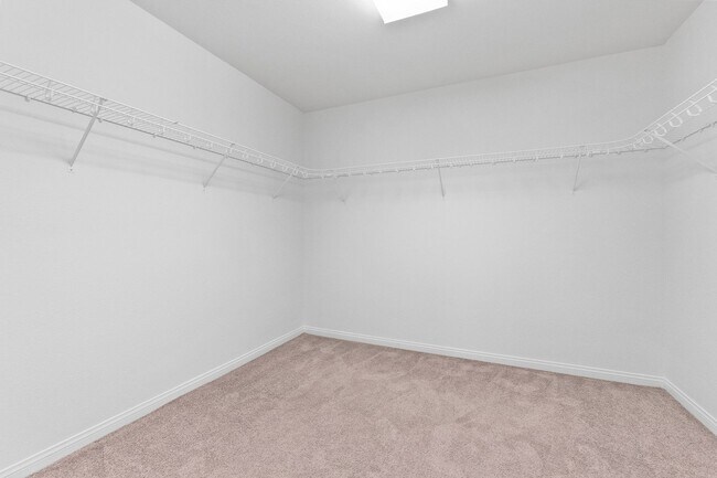 Building Photo - Stunning 4 Bedroom Home in South Las Vegas Area