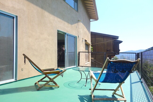 Building Photo - 702 Cavanagh Rd