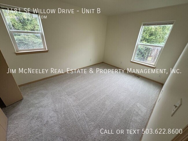 Building Photo - 1481 SE Willow Dr
