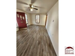 Building Photo - Country Living Near Commuter Routes