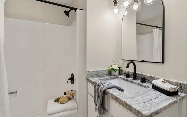 Building Photo - 23 Whitten St