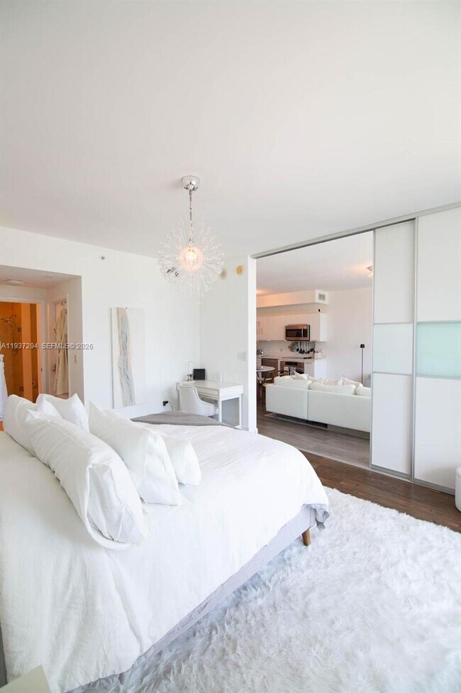 Building Photo - 90 SW 3rd St