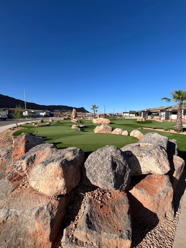 Building Photo - Long Valley Gem! $500 Move in Credit in December!