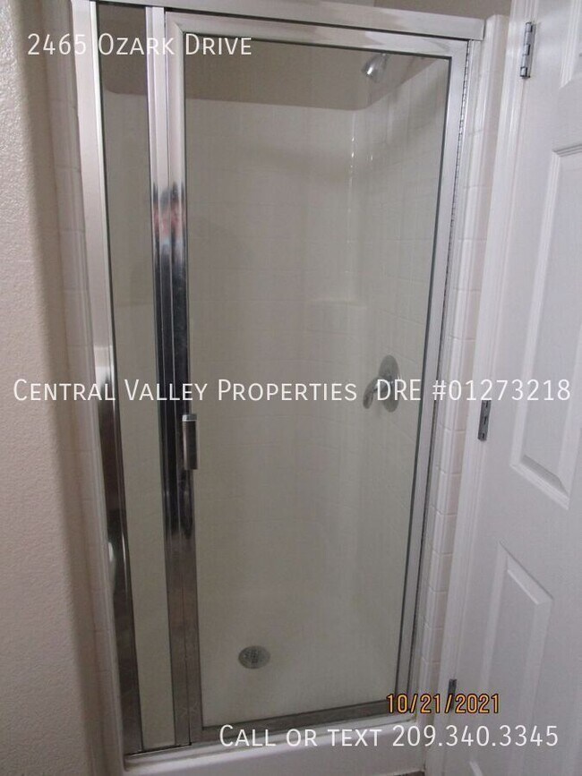 Building Photo - 2465 Ozark Dr