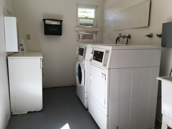 on site laundry - 545 S 7th St