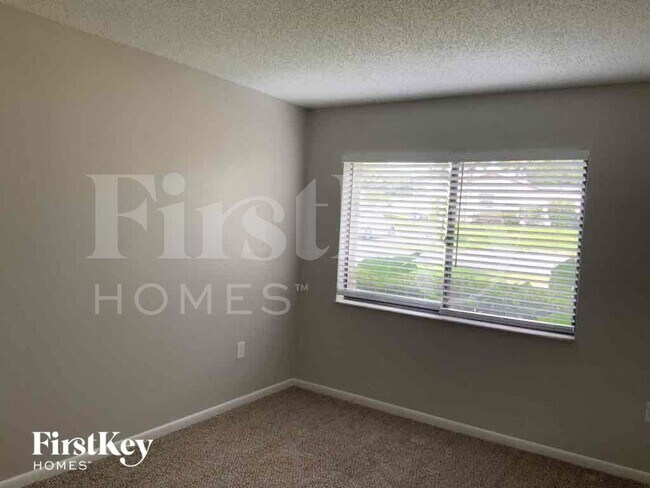Building Photo - 1451 Oak Pl