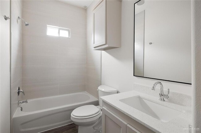 Building Photo - 11 Valle Vista St