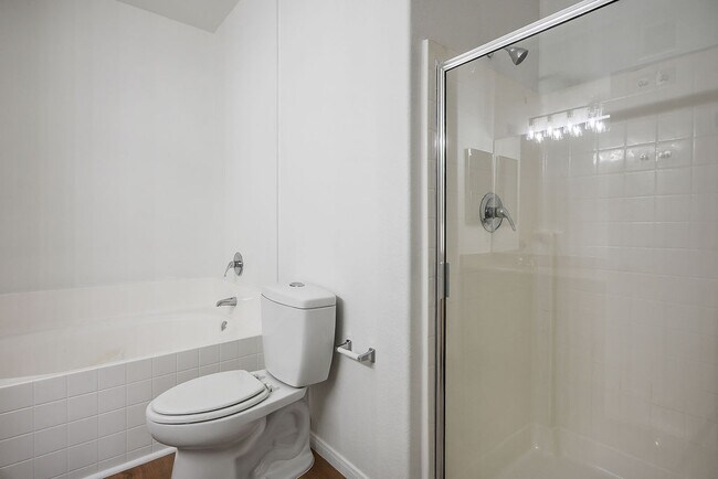 Building Photo - 10550 W Alexander Rd