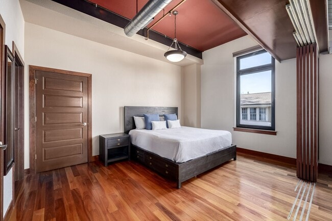 Building Photo - Luxury Furnished Old Town Condo – Modern Elegance in the Heart of Fort Collins