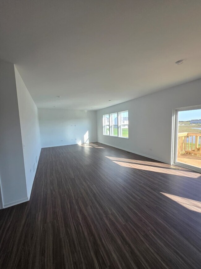 Building Photo - 348 Danforth Dr