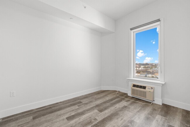 Building Photo - 412 Whiton St