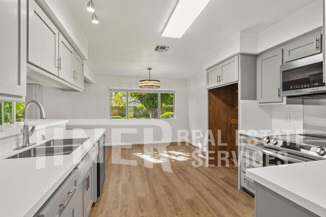 Building Photo - 5100 Turnsberry Ct