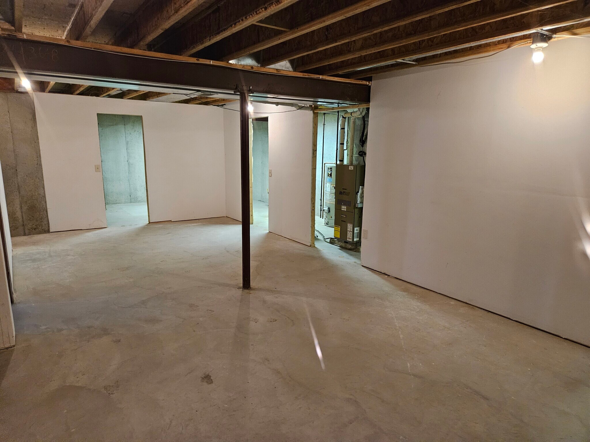 Building Photo - 1011 Pheasant Ln