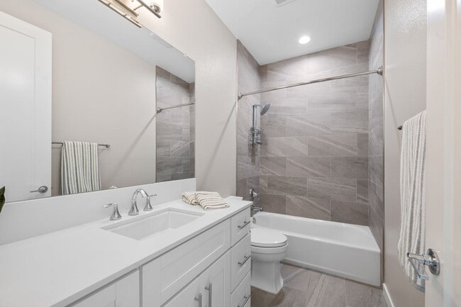 Building Photo - 4372 Paxton Pl
