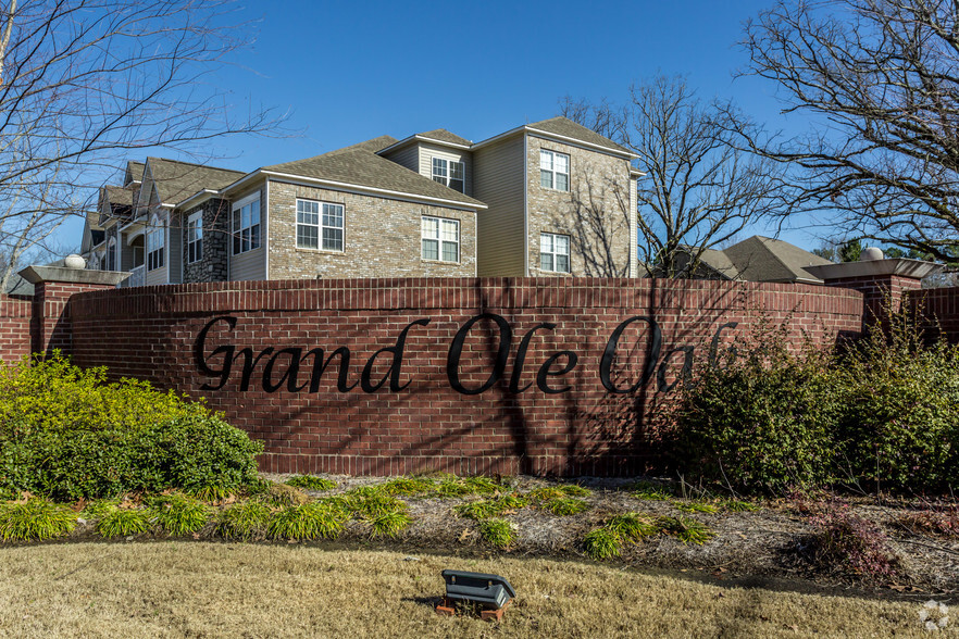 Grand Ole Oaks Entrance - Grand Ole Oaks