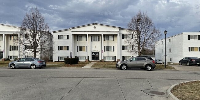Primary Photo - 1229 Ravenwood