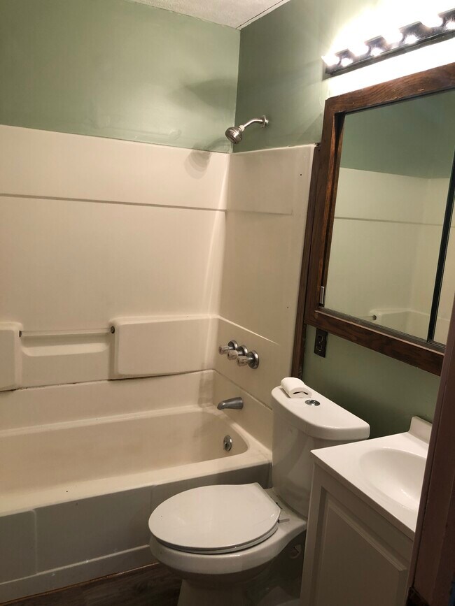 Building Photo - 1509 E 18th St