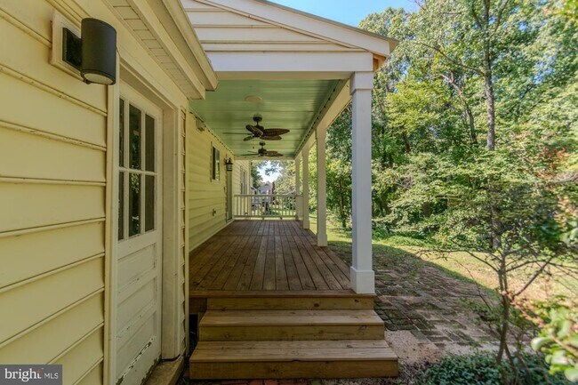 Building Photo - 428 Ingleside Dr