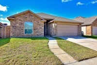 Building Photo - 3021 Cantabria St