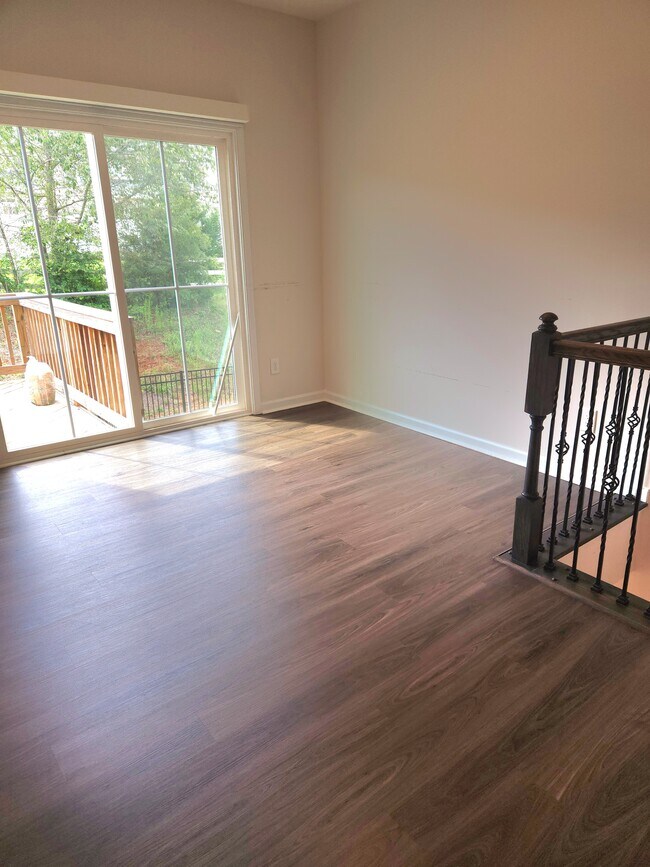 Building Photo - 2588 Grantham Place Dr