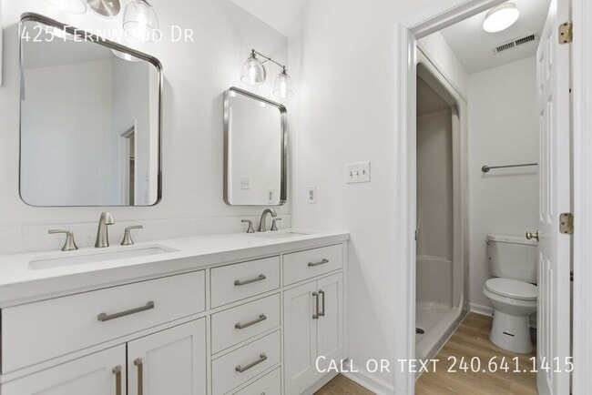 Building Photo - 425 Fernwood Dr